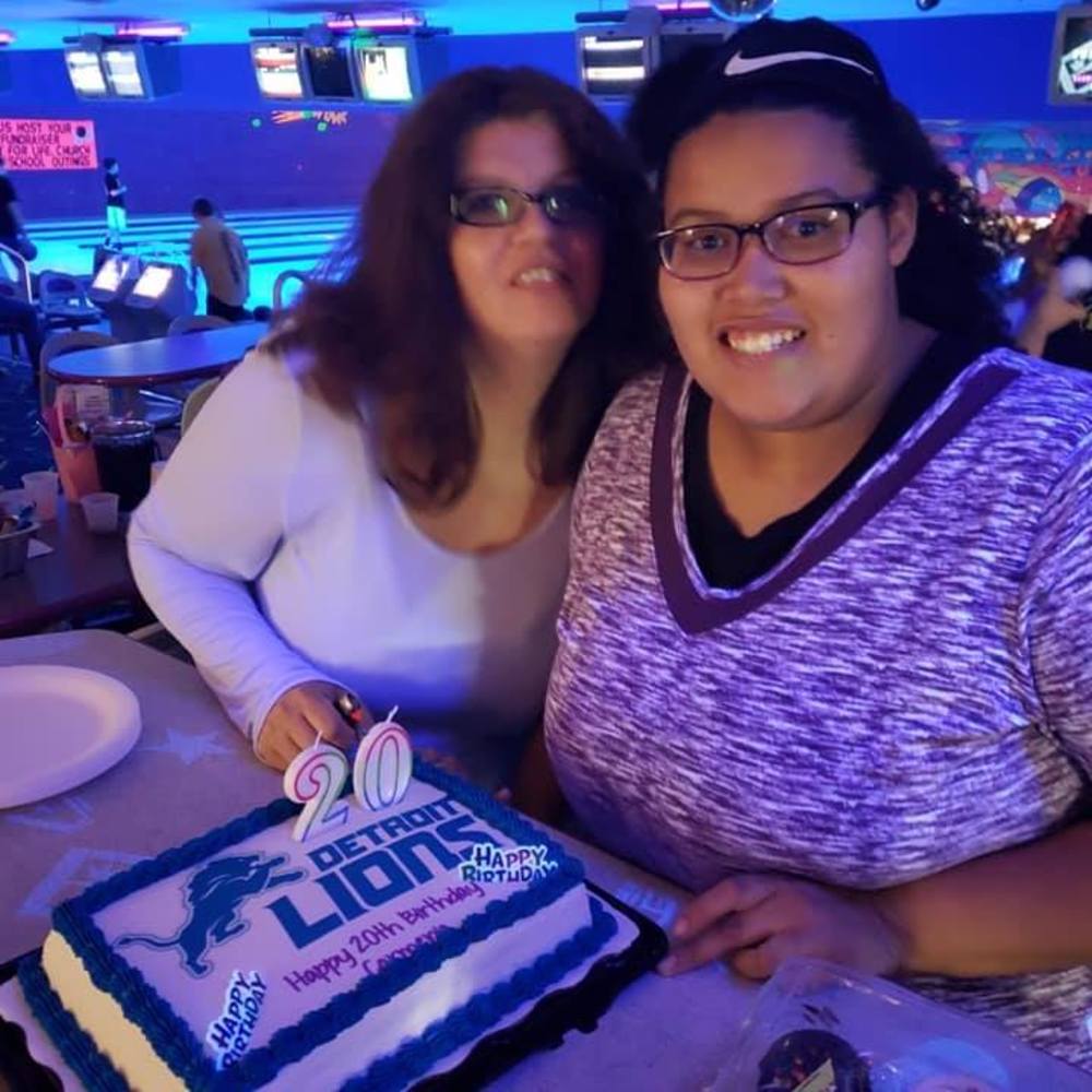 Meet your Posher, Carminia